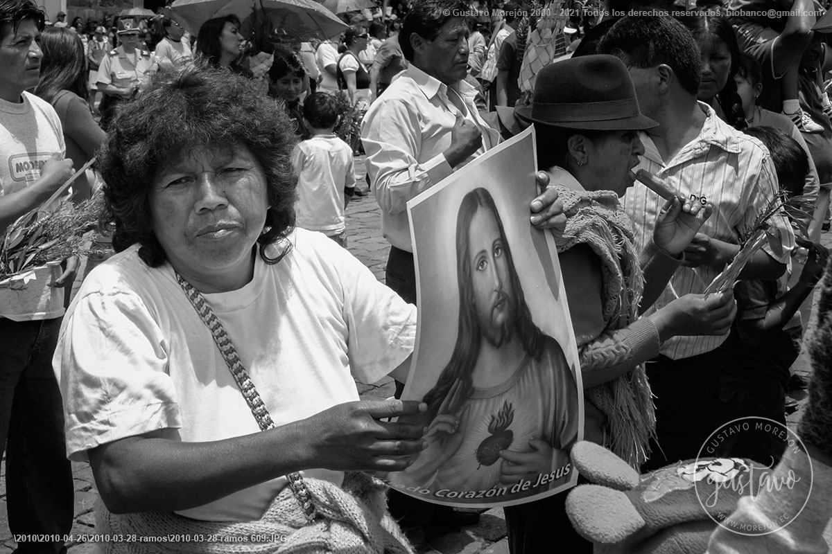 Con el corazón de Jesús en la mano